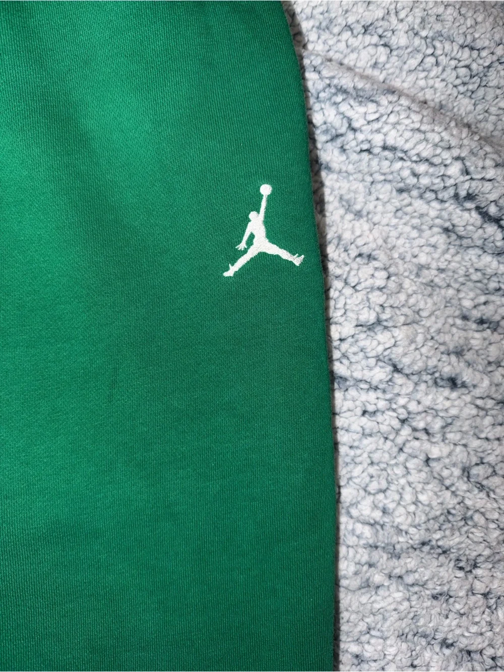 Jordan Kids Green Fleece Joggers with White Jumpman